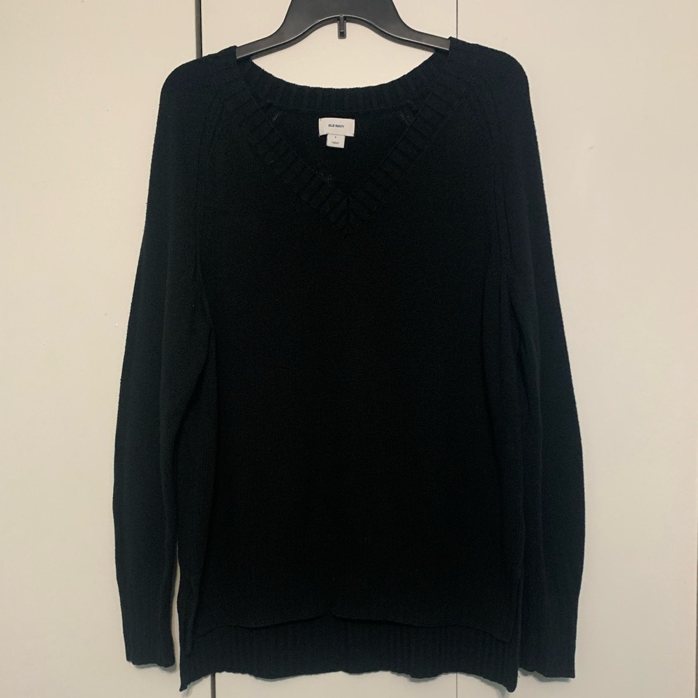 Old Navy Black V-Neck Sweater
